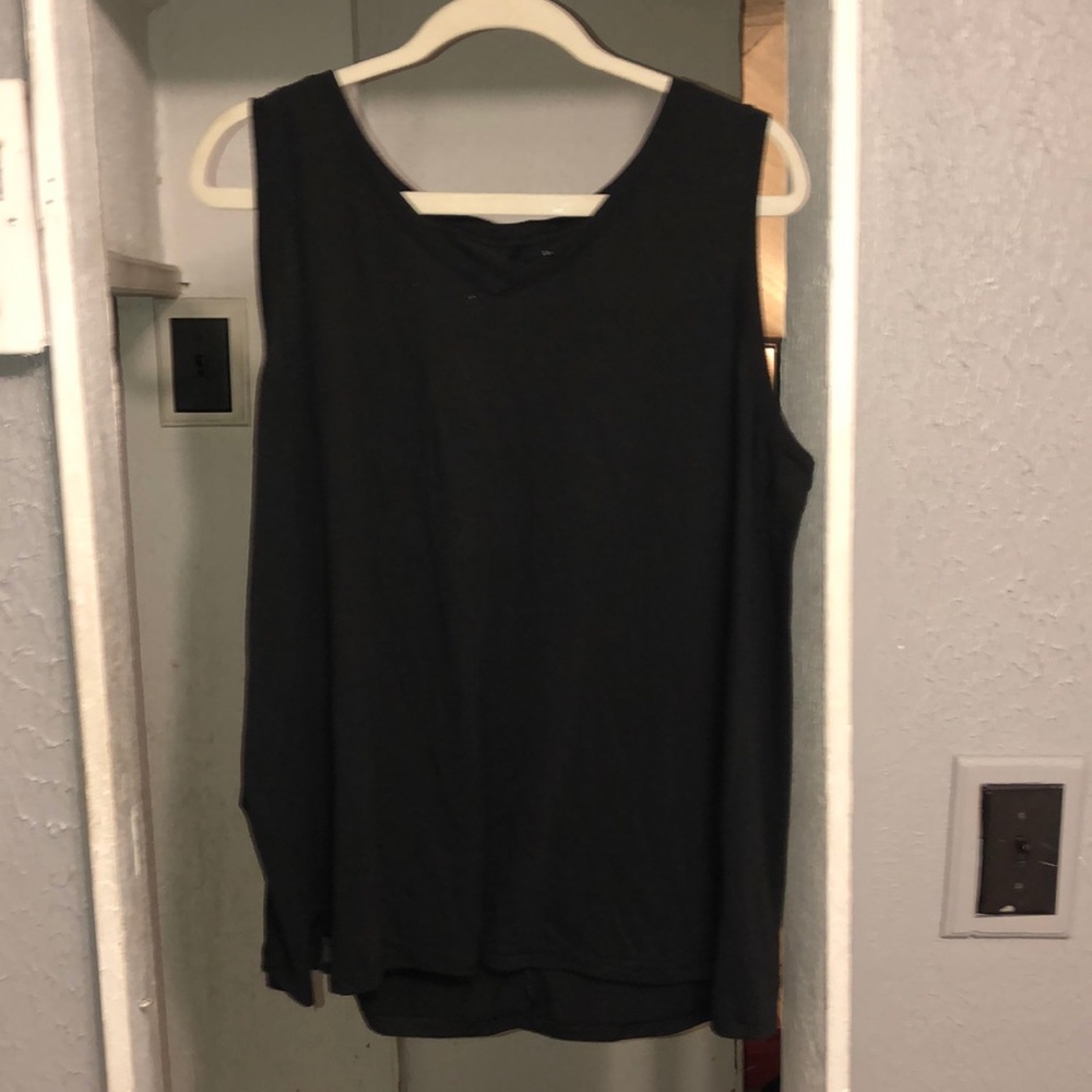 Black sleeveless shirt